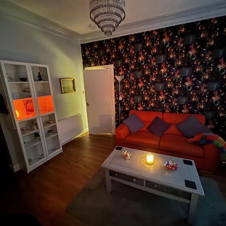 Edinburgh Two Bedroom Apartment With Free Side Street Parking 24 Hours المظهر الخارجي الصورة